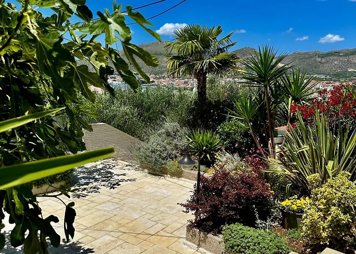 Trogir Center Exclusive Seaview Apartment For 4