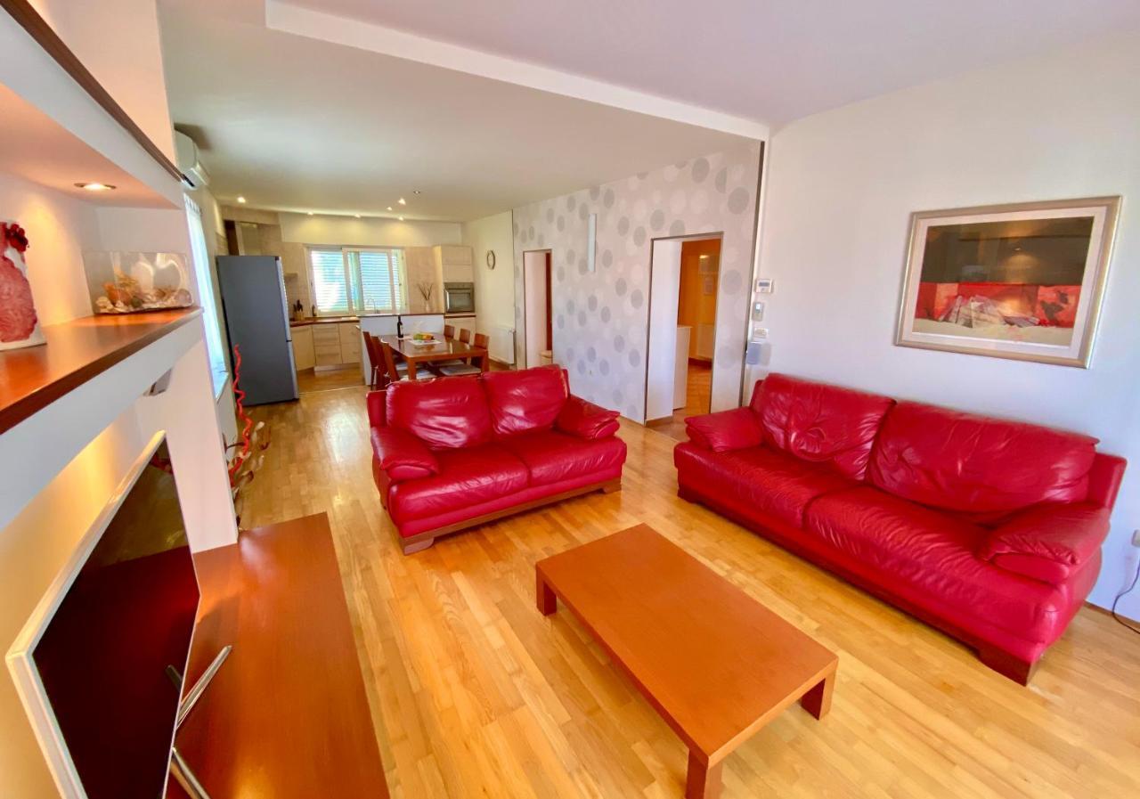 Center Exclusive Seaview For 4 *